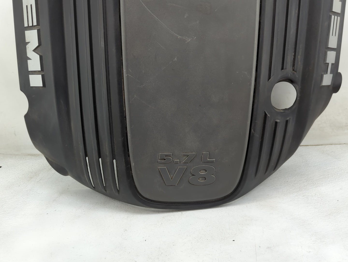 2014 Chrysler 300 Engine Cover - Oemusedautoparts1.com
