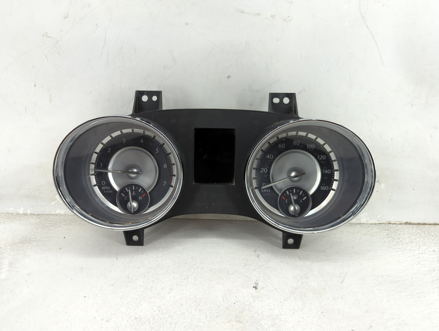 2014 Chrysler 300 Speedometer Instrument Cluster Gauges 1458196 - Oemusedautoparts1.com