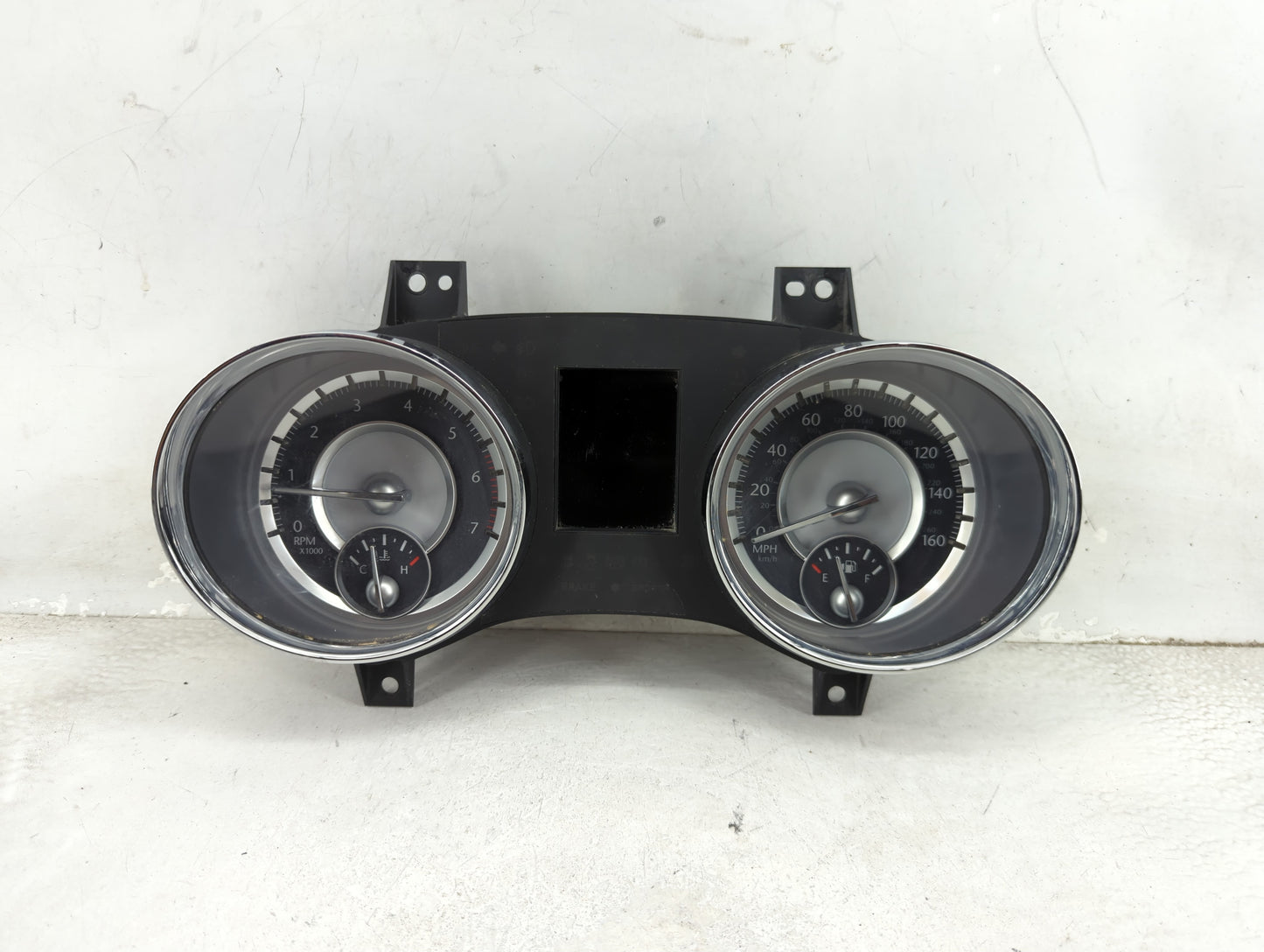 2014 Chrysler 300 Speedometer Instrument Cluster Gauges 1458196 - Oemusedautoparts1.com