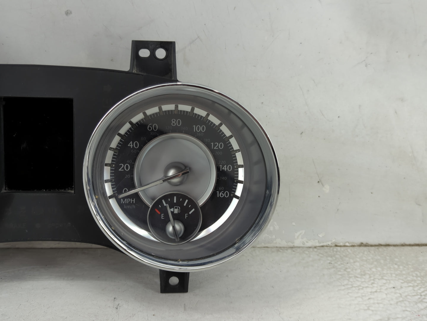 2014 Chrysler 300 Speedometer Instrument Cluster Gauges 1458196 - Oemusedautoparts1.com