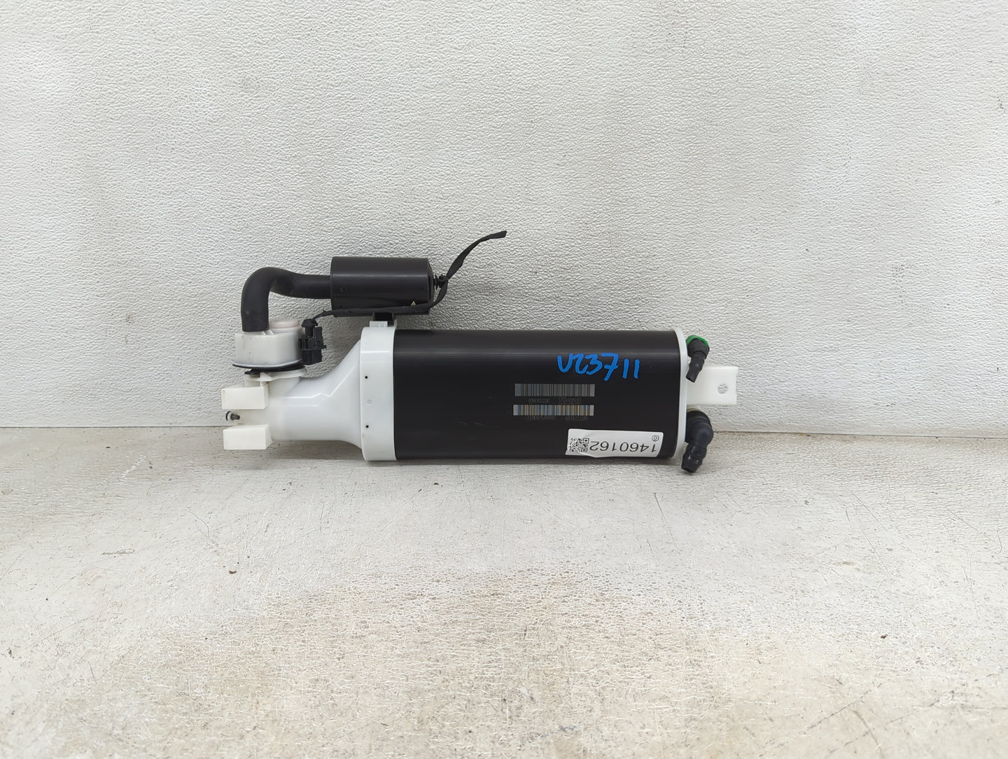 2014 Chrysler 300 Fuel Vapor Charcoal Canister 1460162 - Oemusedautoparts1.com