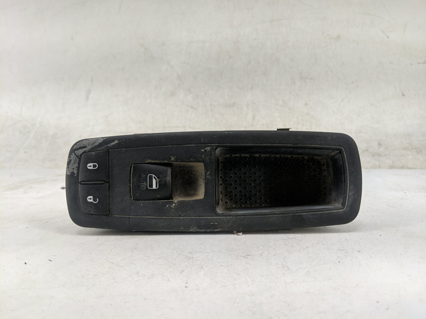 2011-2014 Chrysler 300 Driver Left Door Master Power Window Switch 1462634 - Oemusedautoparts1.com