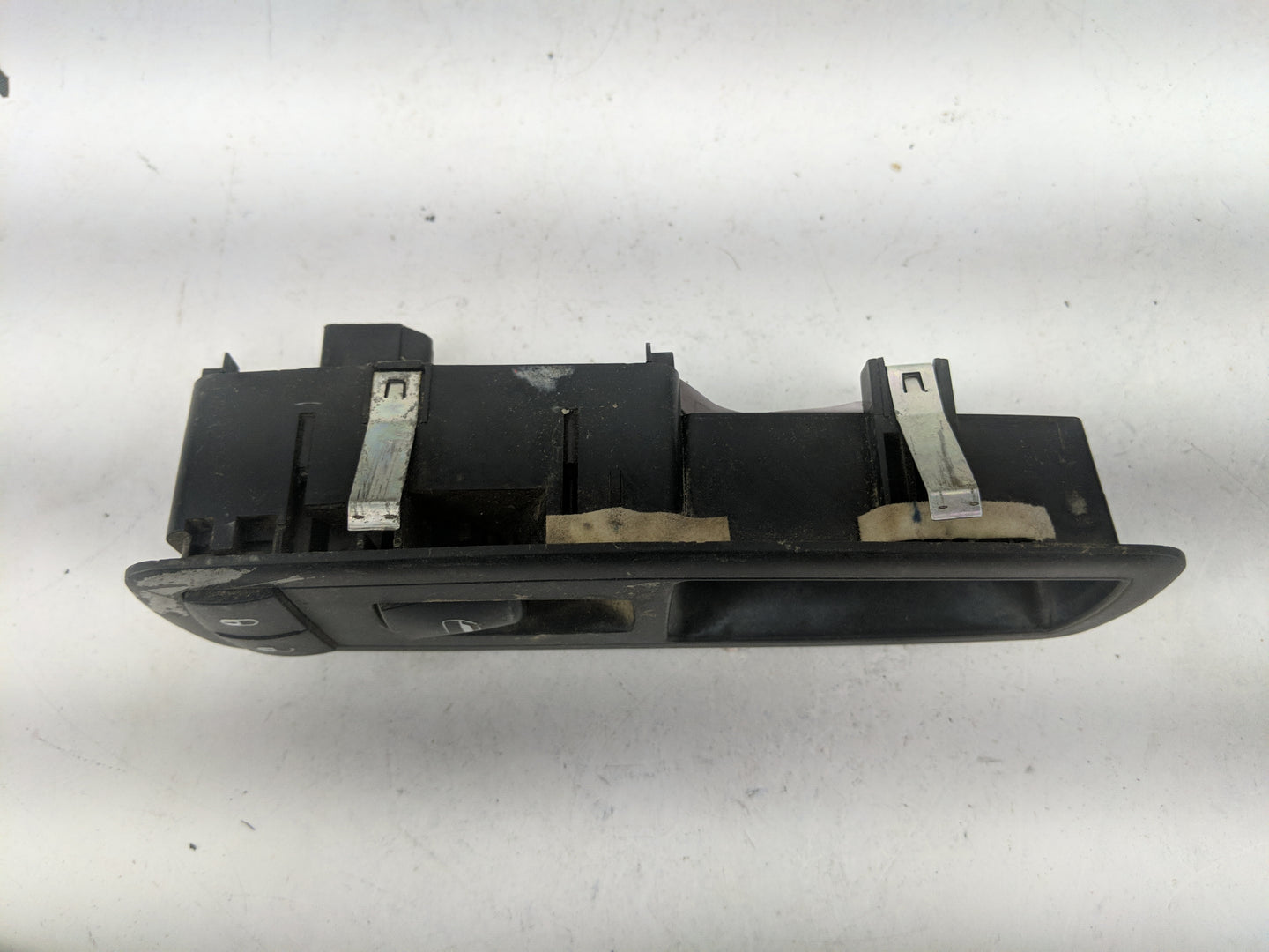 2011-2014 Chrysler 300 Driver Left Door Master Power Window Switch 1462634 - Oemusedautoparts1.com