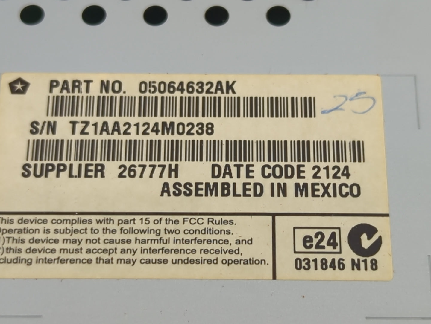 2011-2014 Chrysler 300 Information Display Screen 1467875 - Oemusedautoparts1.com