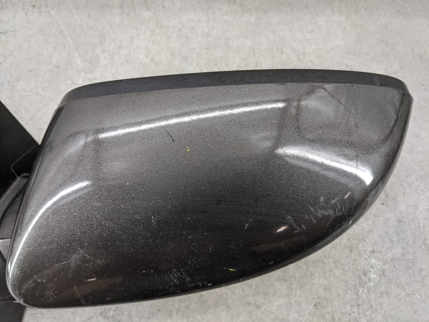 2012-2014 Chrysler 300 Driver Side View Mirror - Left Door Mirror OEM Used - Oemusedautoparts1.com