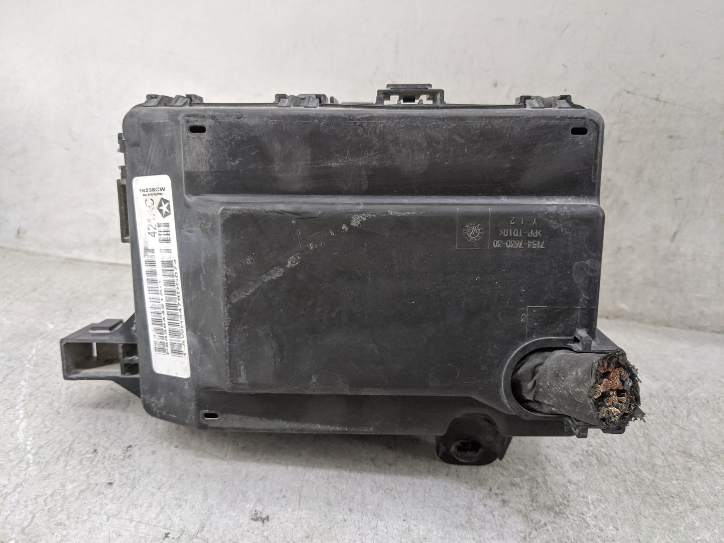 2012-2014 Chrysler 300 Fusebox Fuse Box Panel Relay Module P/N:P68384421AC T-AWH3478DC074 Fits Fits 2012 2013 2014 OEM Used 