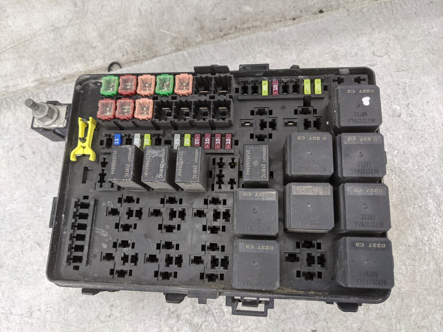 2012-2014 Chrysler 300 Fusebox Fuse Box Panel Relay Module P/N:P68384421AC T-AWH3478DC074 Fits Fits 2012 2013 2014 OEM Used 