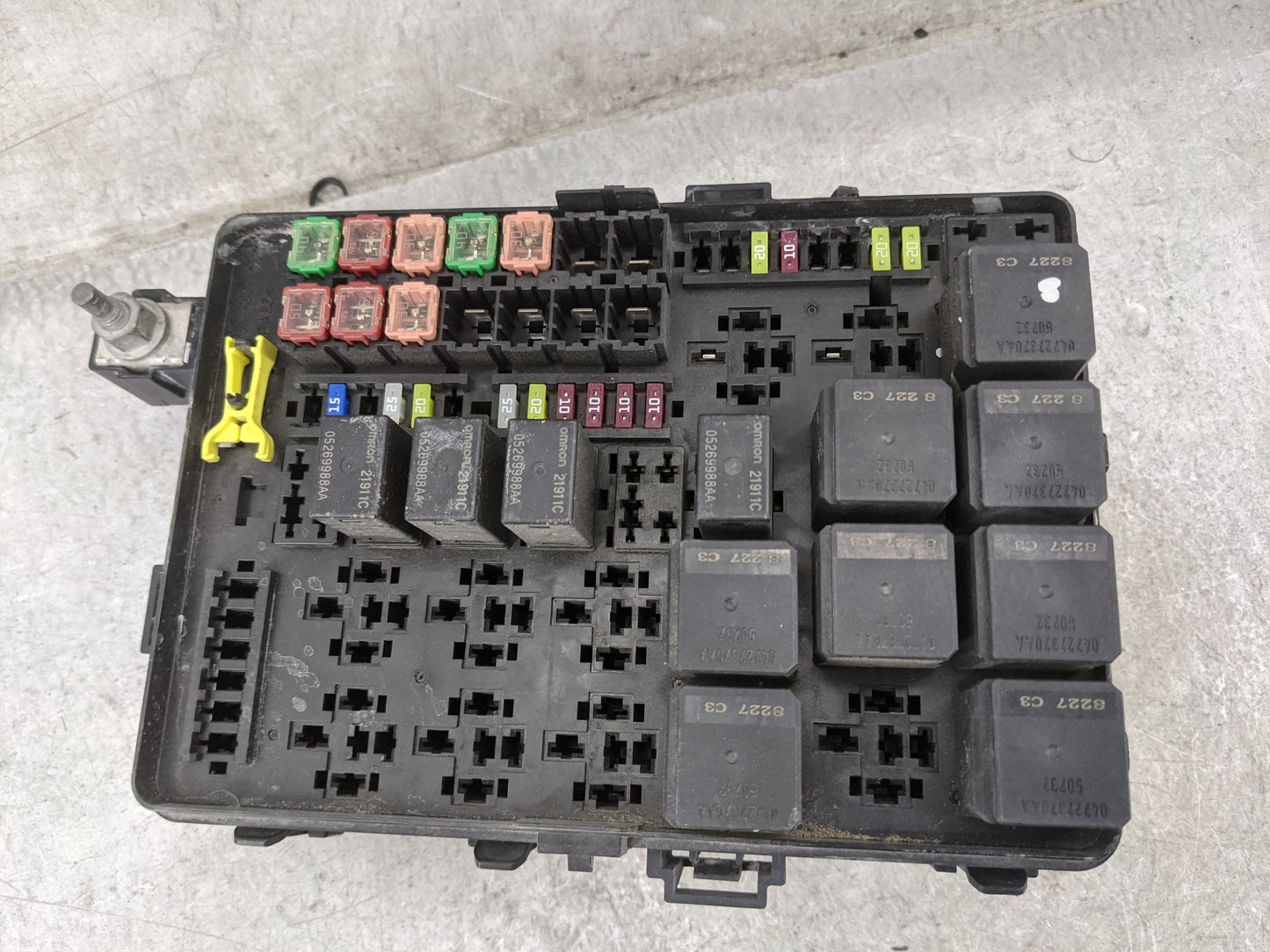 2012-2014 Chrysler 300 Fusebox Fuse Box Panel Relay Module P/N:P68384421AC T-AWH3478DC074 Fits Fits 2012 2013 2014 OEM Used 
