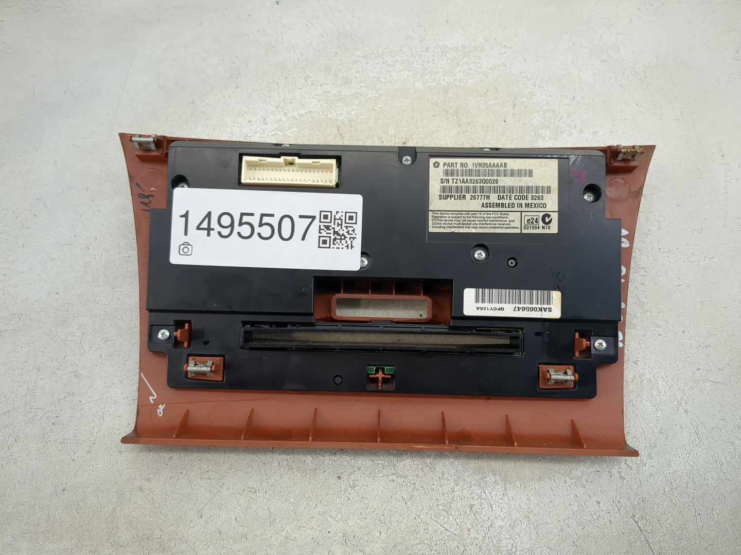 2013-2014 Chrysler 300 Climate Control Module Temperature AC/Heater Replacement P/N:1VH35AAAAB Fits Fits 2013 2014 OEM Used 