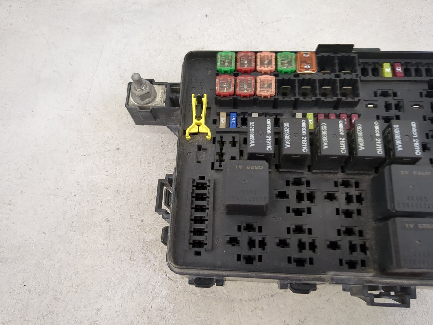 2012-2014 Chrysler 300 Fusebox Fuse Box Panel Relay Module P/N:P68202743AB 68202743AB Fits Fits 2012 2013 2014 OEM Used Auto