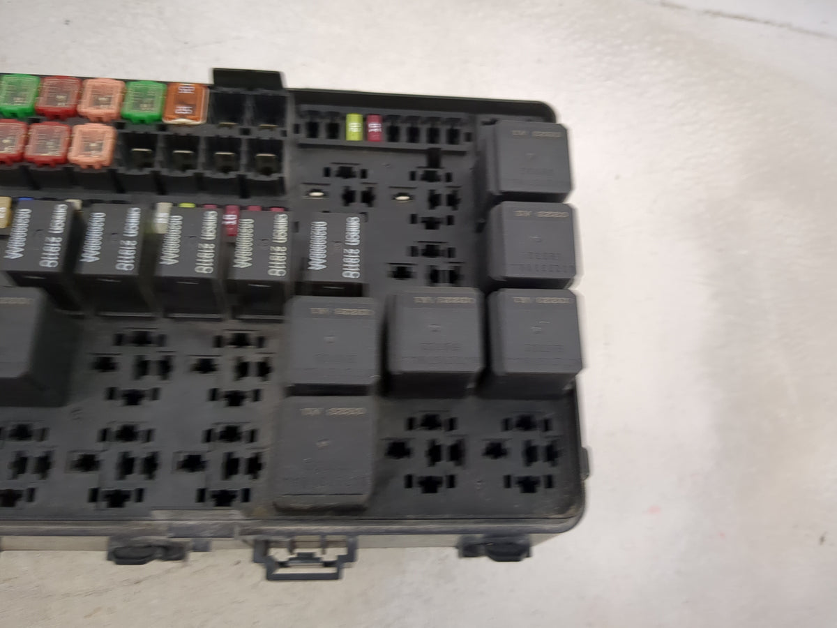 2012-2014 Chrysler 300 Fusebox Fuse Box Panel Relay Module P/N:P68202743AB 68202743AB Fits Fits 2012 2013 2014 OEM Used Auto