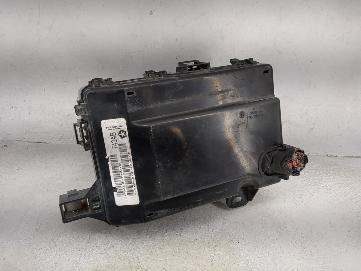2012-2014 Chrysler 300 Fusebox Fuse Box Panel Relay Module P/N:P68202743AB 68202743AB Fits Fits 2012 2013 2014 OEM Used Auto