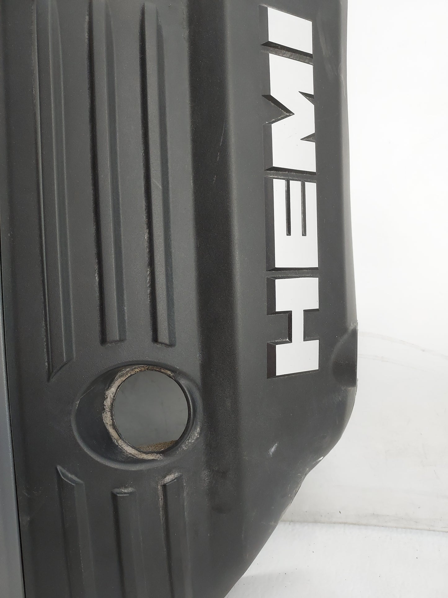 2014 Chrysler 300 Engine Cover Black - Oemusedautoparts1.com