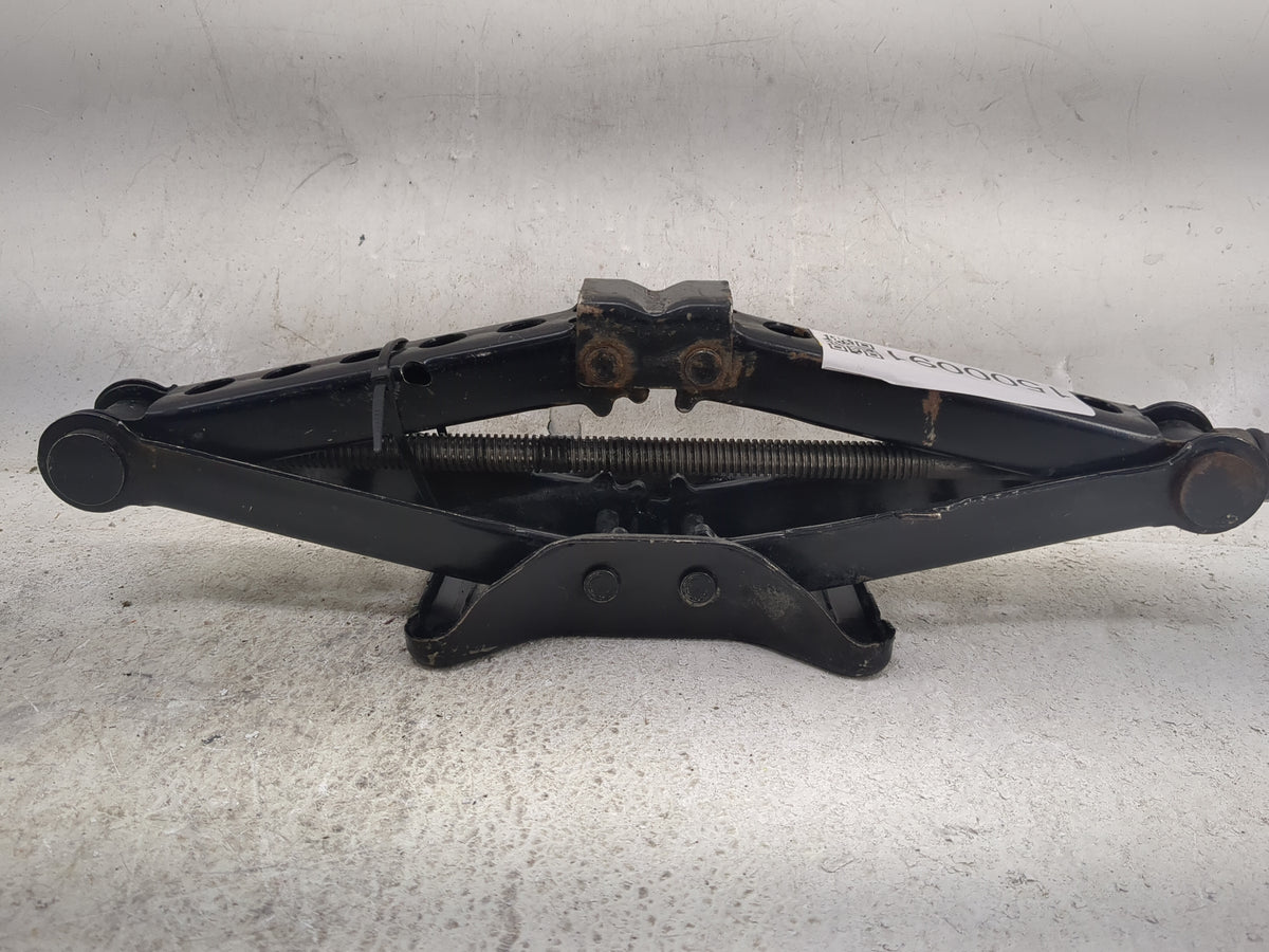 2014 Chrysler 300 Spare Scissor Car Jack 1500091 - Oemusedautoparts1.com