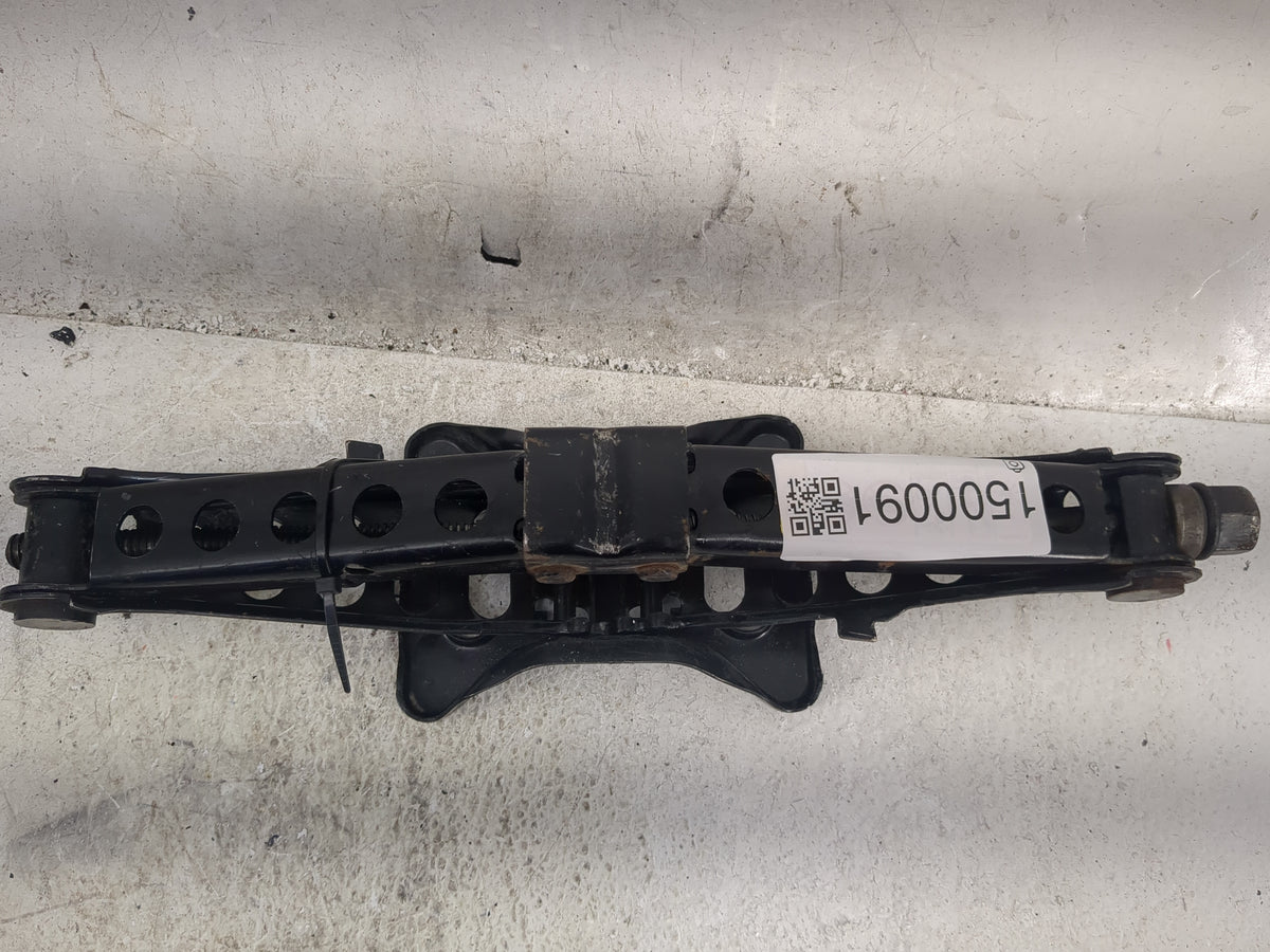 2014 Chrysler 300 Spare Scissor Car Jack 1500091 - Oemusedautoparts1.com