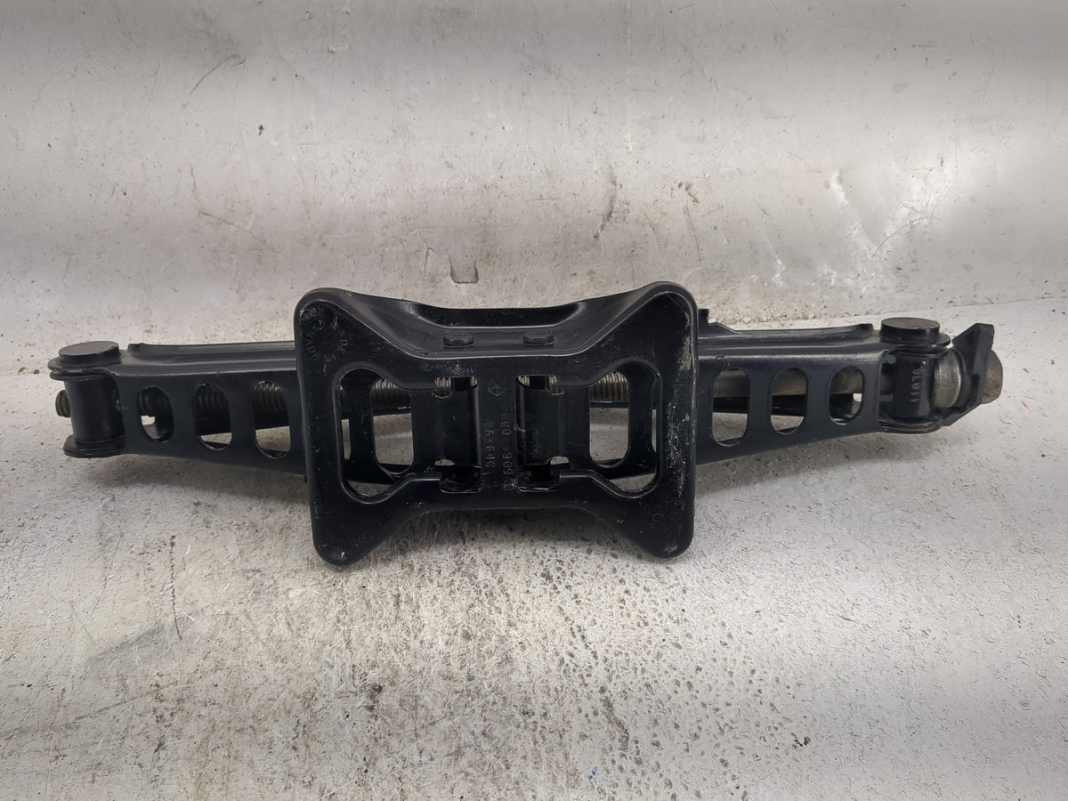 2014 Chrysler 300 Spare Scissor Car Jack 1500118 - Oemusedautoparts1.com