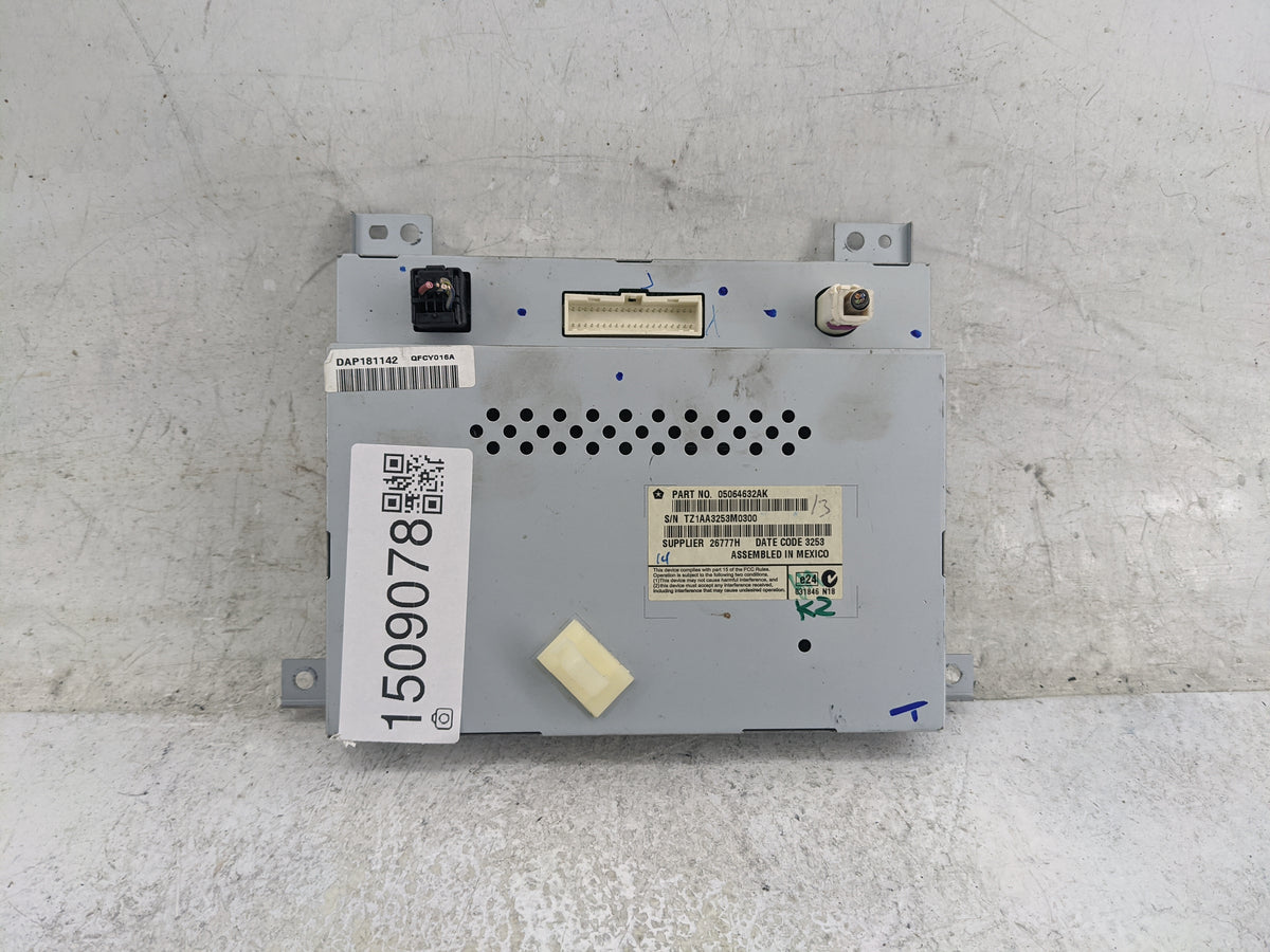 2011-2014 Chrysler 300 Information Radio Display Screen 1509078 - Oemusedautoparts1.com