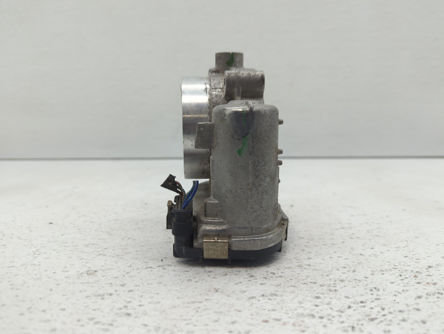 2011-2022 Chrysler 300 Throttle Body P/N:05184349AC 05184349AF Fits OEM Used Auto Parts - Oemusedautoparts1.com