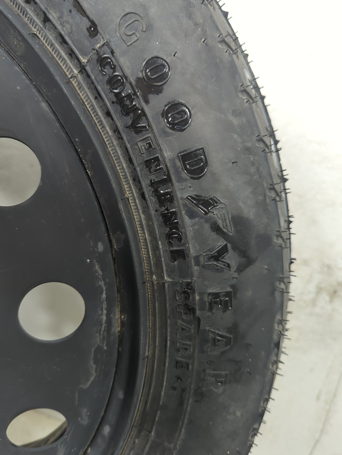 2005-2022 Chrysler 300 Spare Donut Tire Wheel Rim Oem 5036166 - Oemusedautoparts1.com