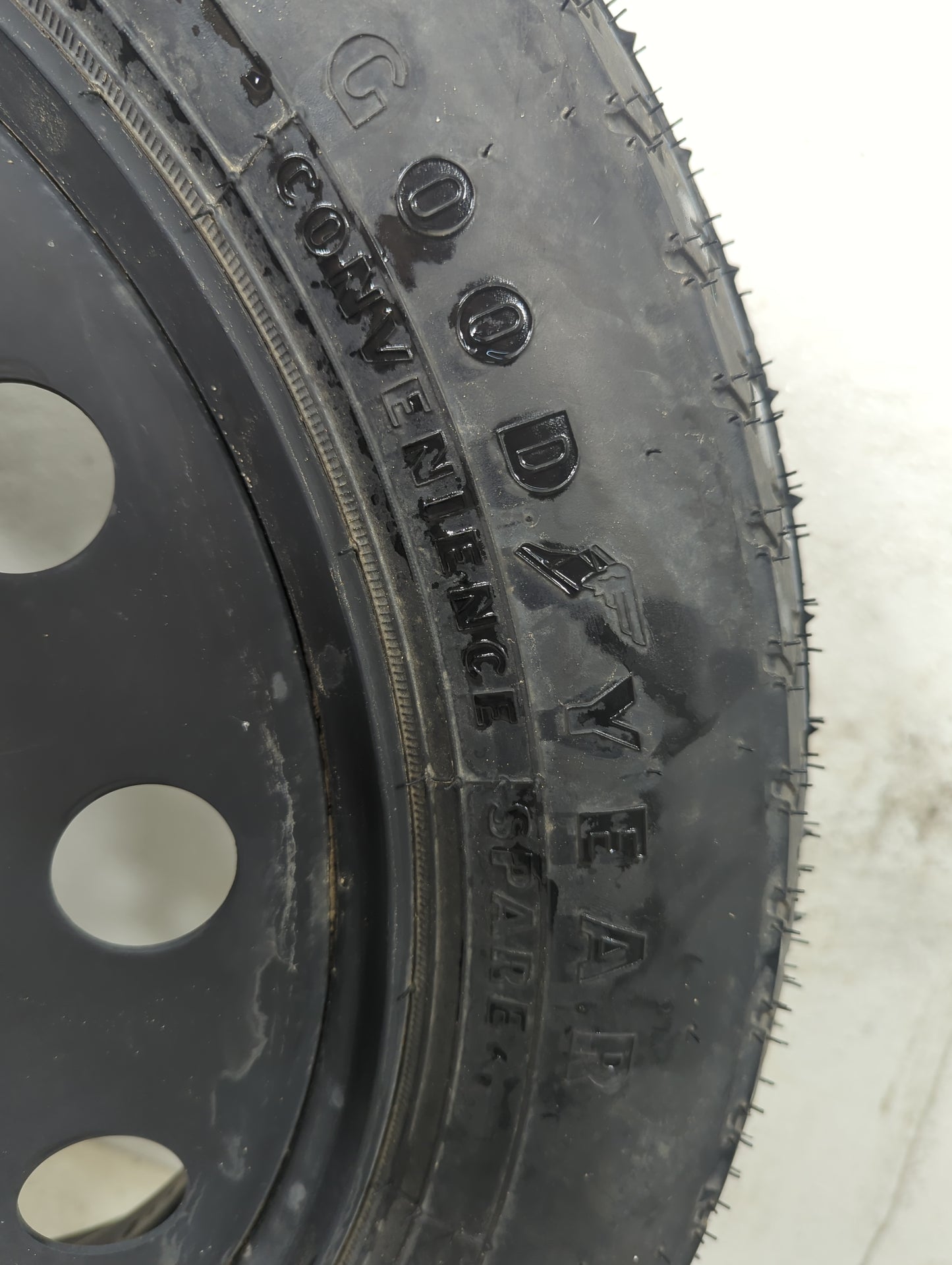 2005-2022 Chrysler 300 Spare Donut Tire Wheel Rim Oem 5036166 - Oemusedautoparts1.com