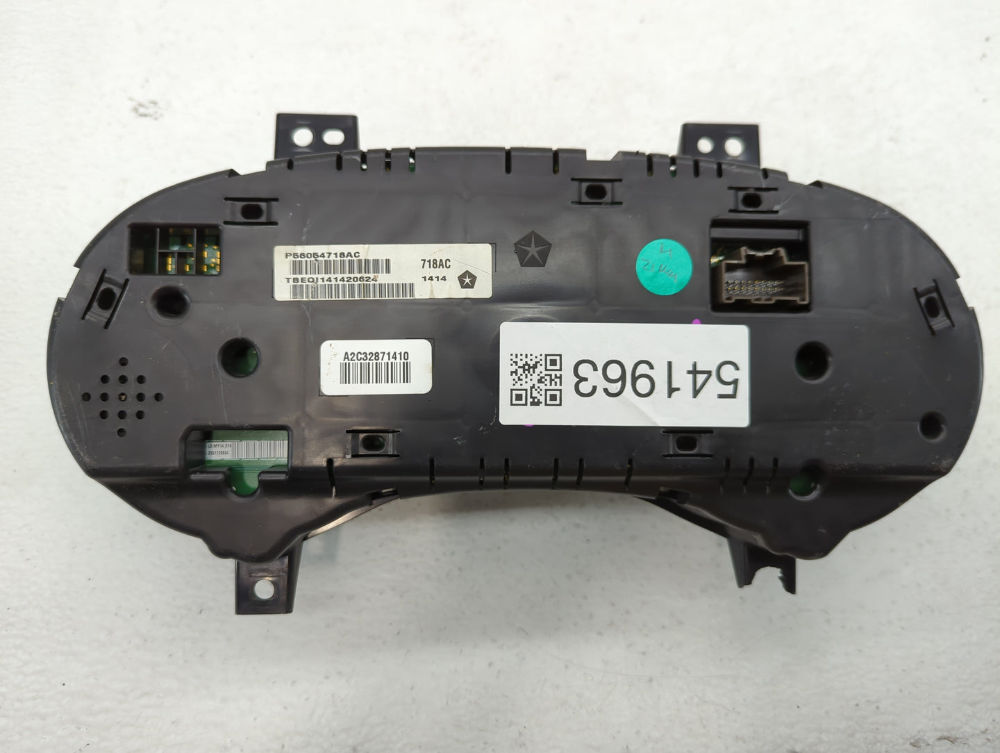 2014 Chrysler 300 Instrument Cluster Speedometer Gauges P/N:P56054718AC 56054718AC, 56054725AB Fits OEM Used Auto Parts - Oe