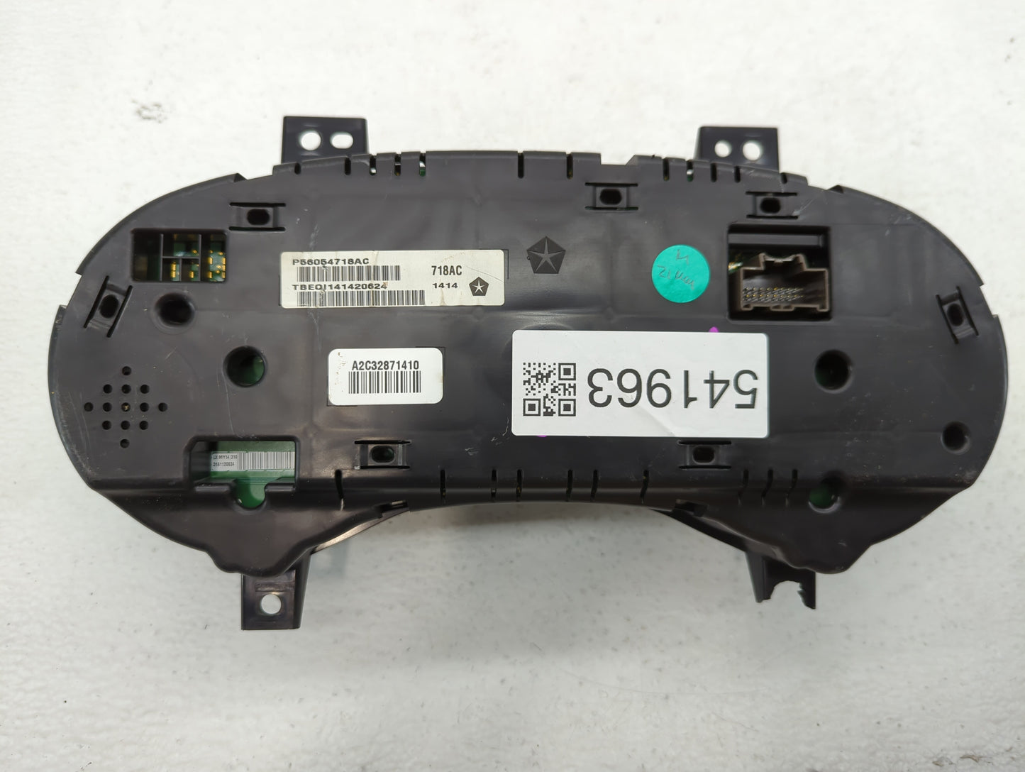 2014 Chrysler 300 Instrument Cluster Speedometer Gauges P/N:P56054718AC 56054718AC, 56054725AB Fits OEM Used Auto Parts - Oe