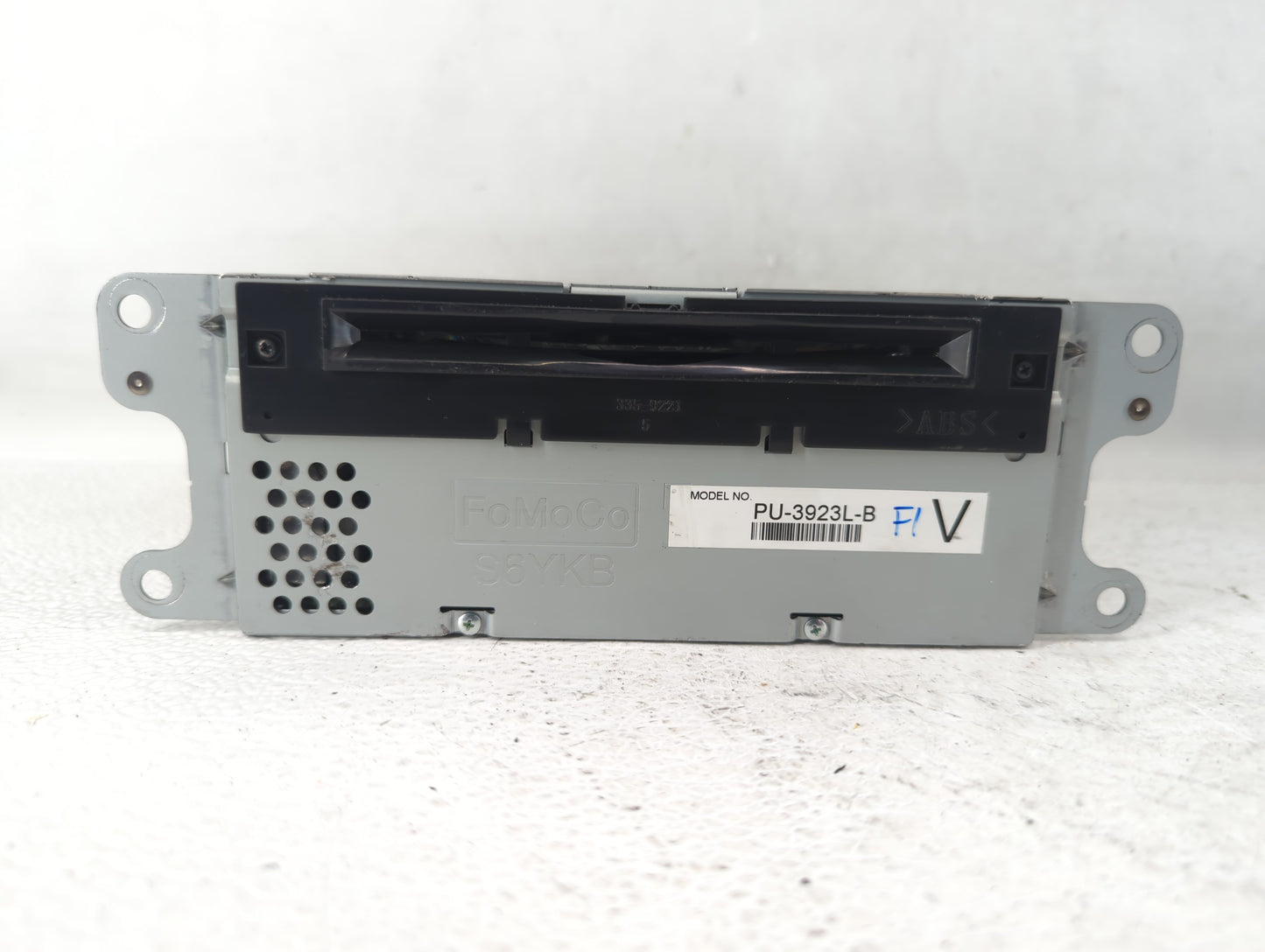 2012-2014 Chrysler 300 Am Fm Cd Player Radio Receiver - Oemusedautoparts1.com
