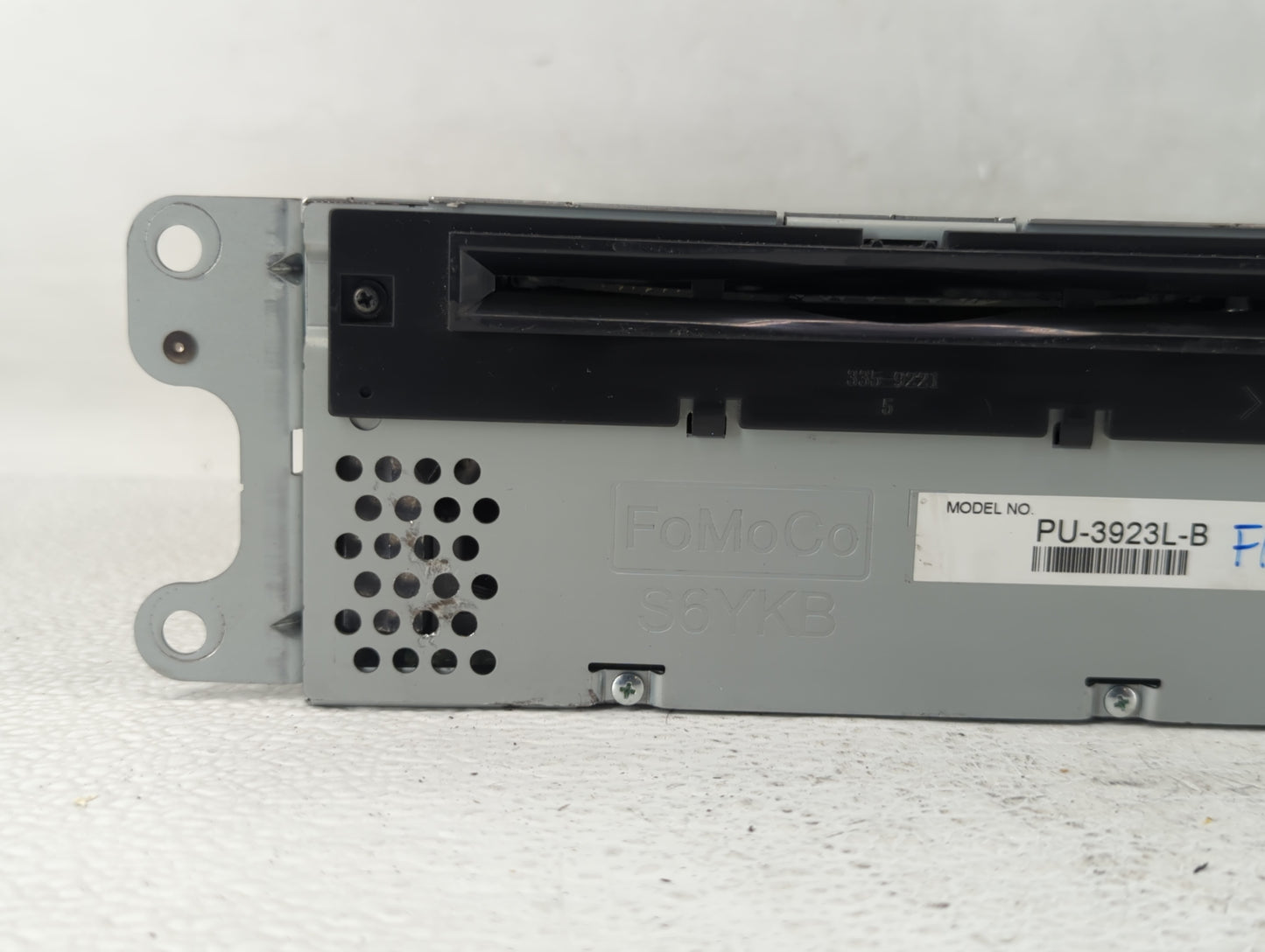 2012-2014 Chrysler 300 Am Fm Cd Player Radio Receiver - Oemusedautoparts1.com