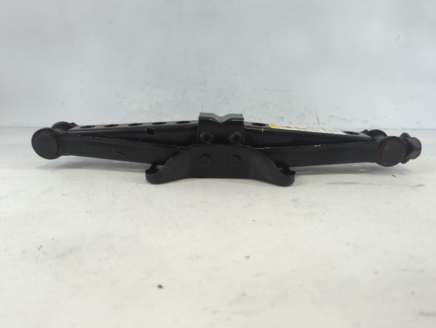 2014 Chrysler 300 Spare Scissor Car Jack - Oemusedautoparts1.com