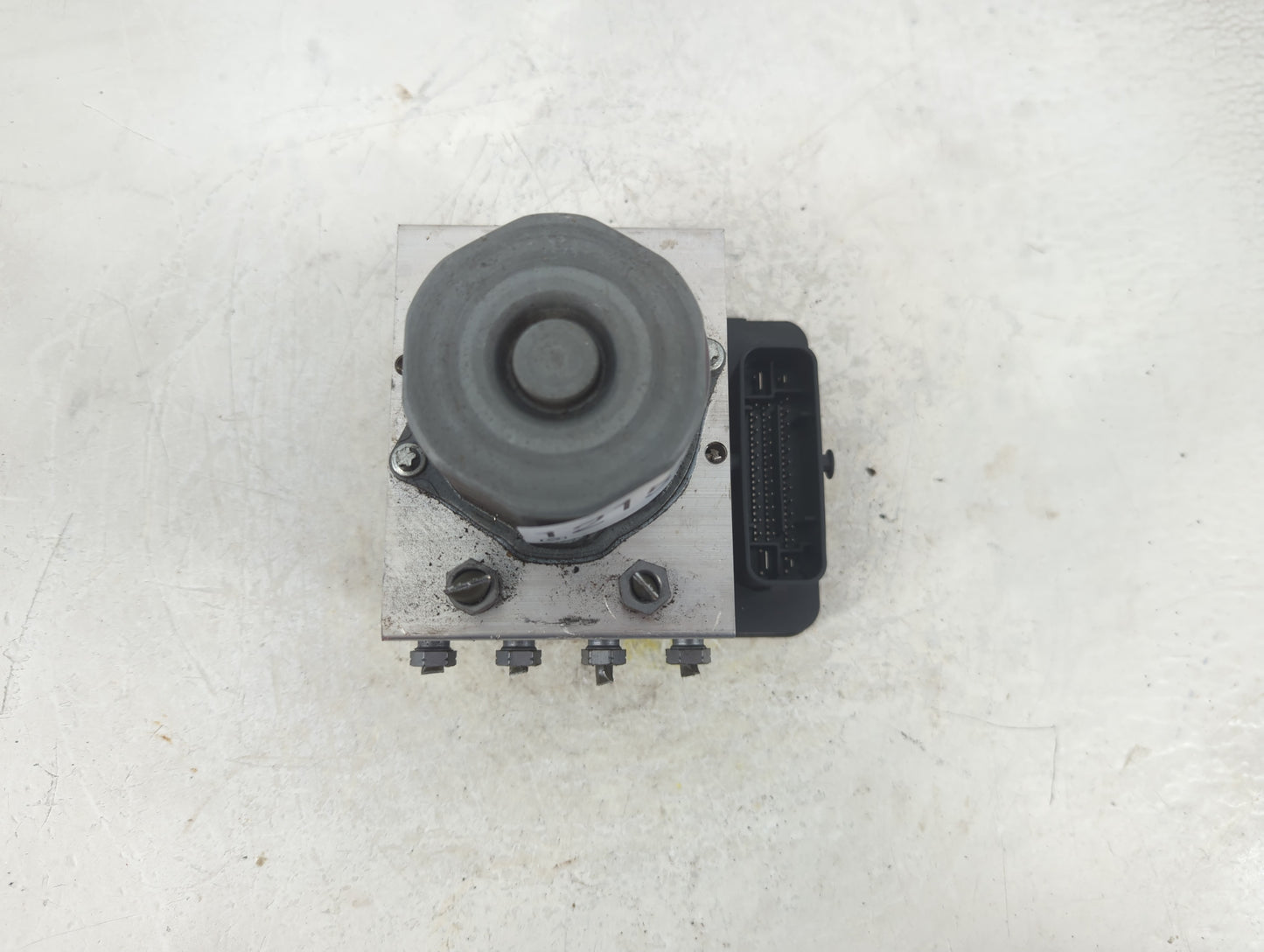 2014 Chrysler E Class ABS Pump Control Module Replacement P/N:A212 431 14 Fits OEM Used Auto Parts - Oemusedautoparts1.com