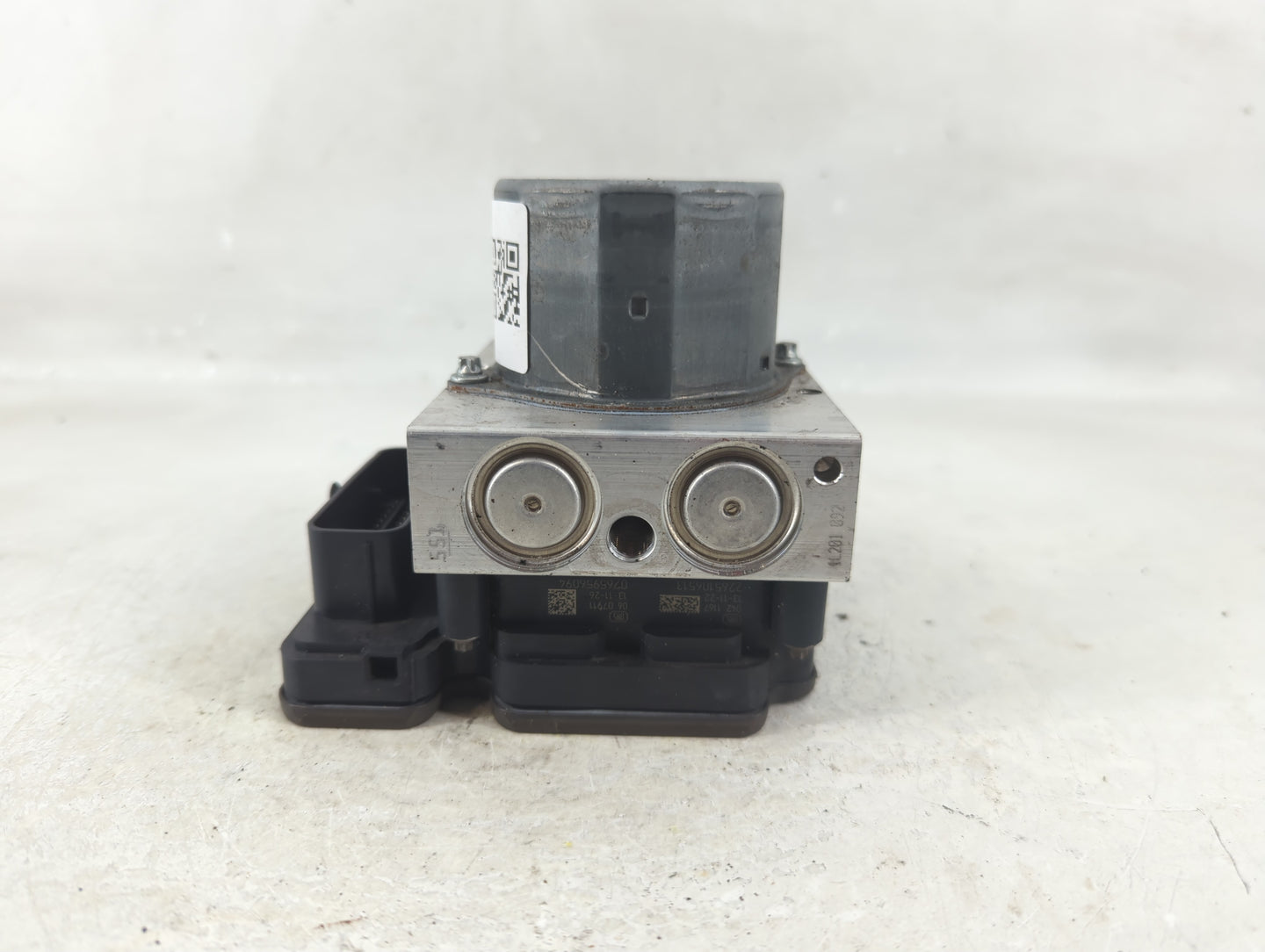 2014 Chrysler E Class ABS Pump Control Module Replacement P/N:A212 431 14 Fits OEM Used Auto Parts - Oemusedautoparts1.com