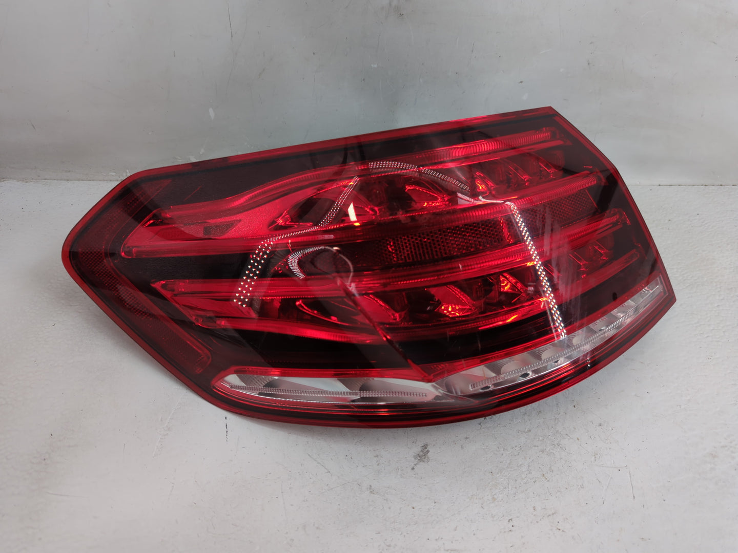 2014 Chrysler E Class Tail Light Assembly Driver Left OEM P/N:A2129061303 Fits OEM Used Auto Parts - Oemusedautoparts1.com