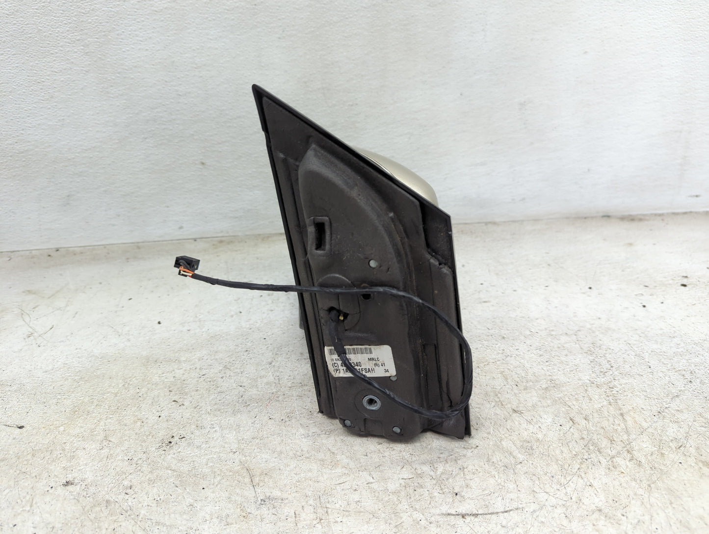 2014 Chrysler Town and Country Driver Side View Mirror - Left Door Mirror OEM Used - Oemusedautoparts1.com