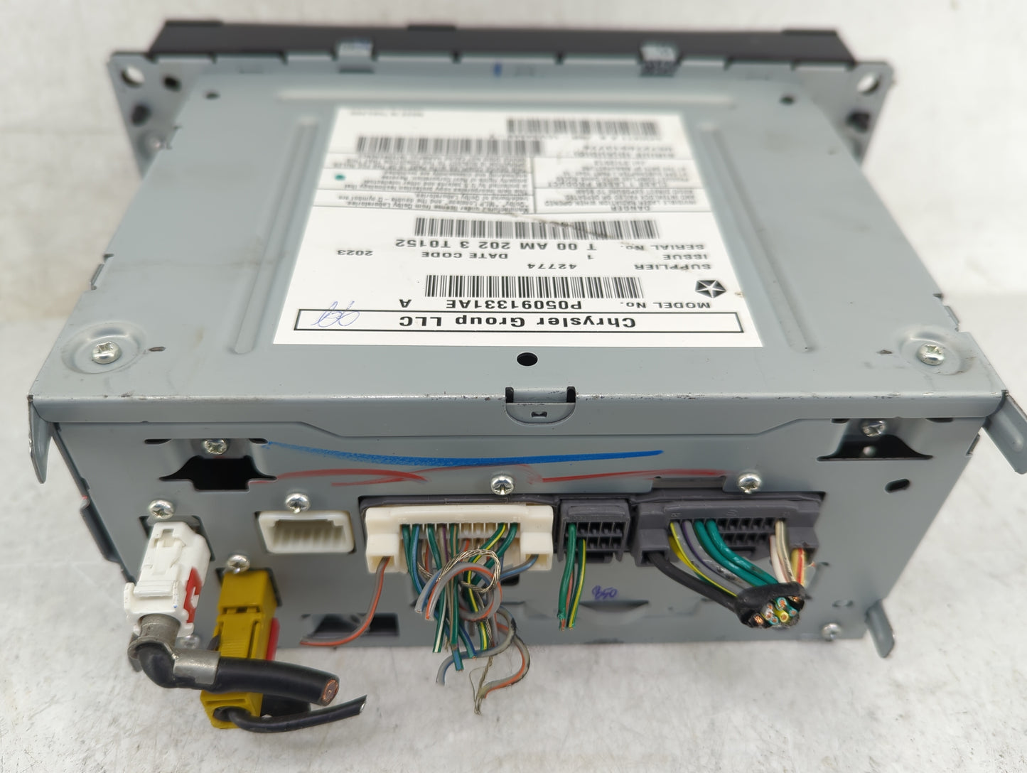 2014 Chrysler Town and Country Radio AM FM Cd Player Receiver Replacement P/N:P05091331AE Fits OEM Used Auto Parts - Oemused