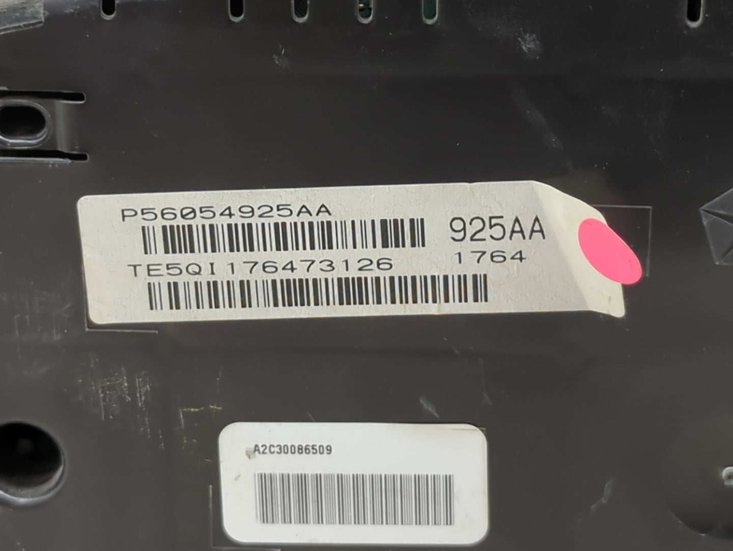 2014 Chrysler Town and Country Instrument Cluster Speedometer Gauges P/N:P56054925AA TE5QI176473126, A2C30086509 Miles: Fits