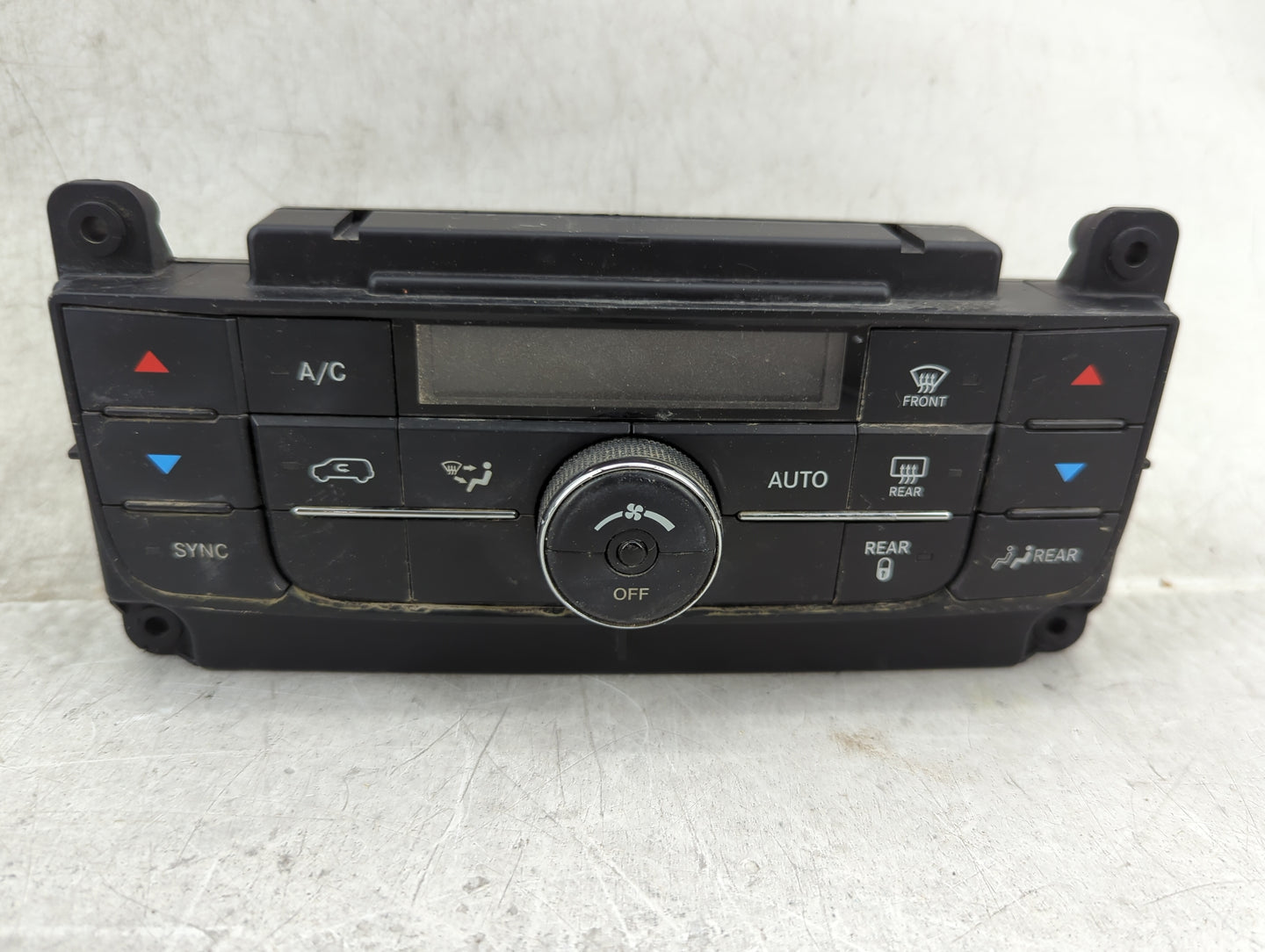Chrysler Town And Country Ac Heater Climate Control Temperature Oem - Oemusedautoparts1.com