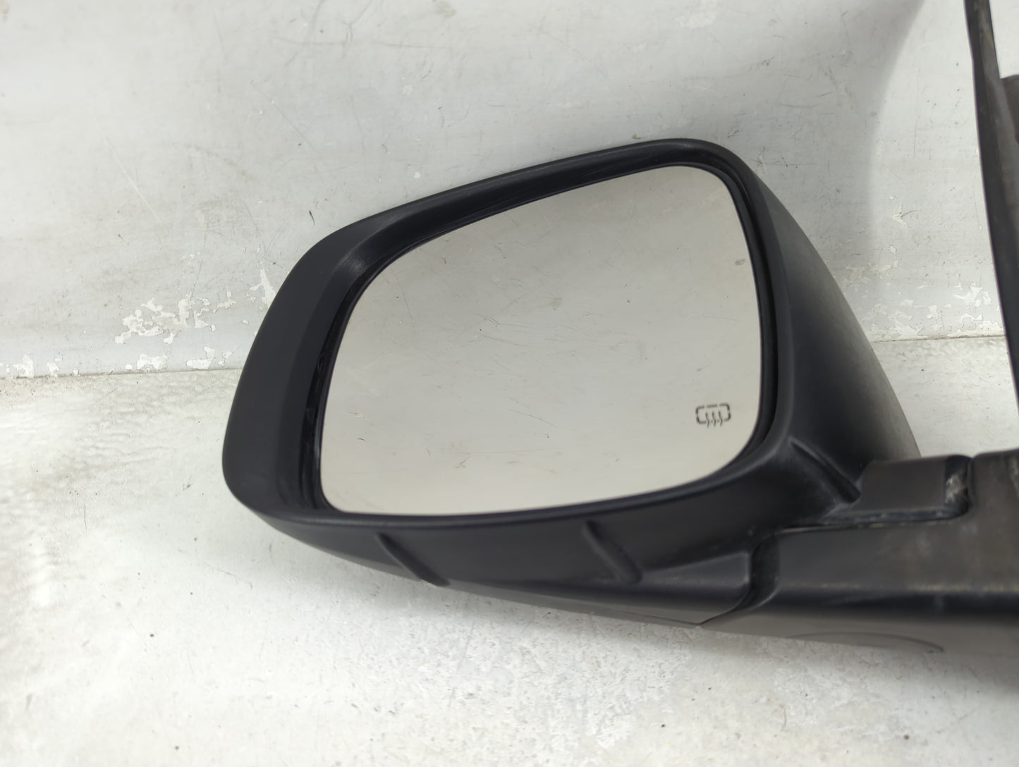 2014 Chrysler Town and Country Driver Side View Mirror - Left Door Mirror OEM Used - Oemusedautoparts1.com