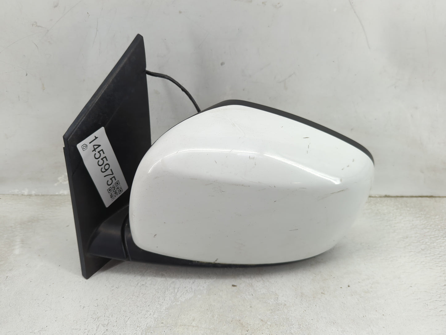2014 Chrysler Town and Country Driver Side View Mirror - Left Door Mirror OEM Used - Oemusedautoparts1.com