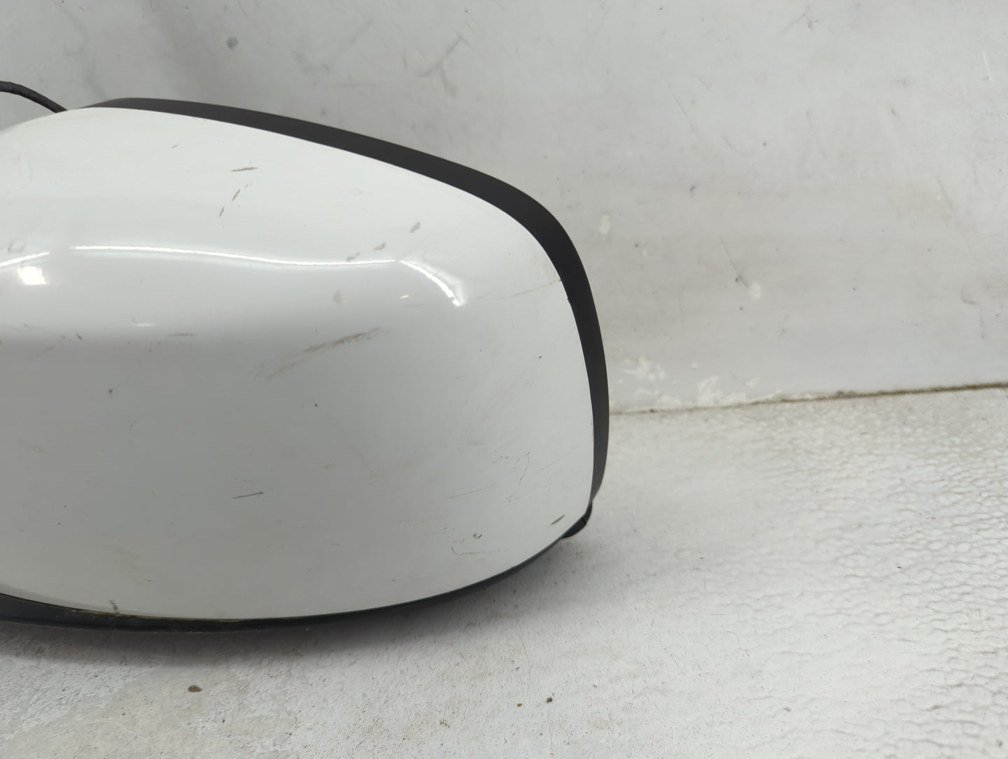 2014 Chrysler Town and Country Driver Side View Mirror - Left Door Mirror OEM Used - Oemusedautoparts1.com