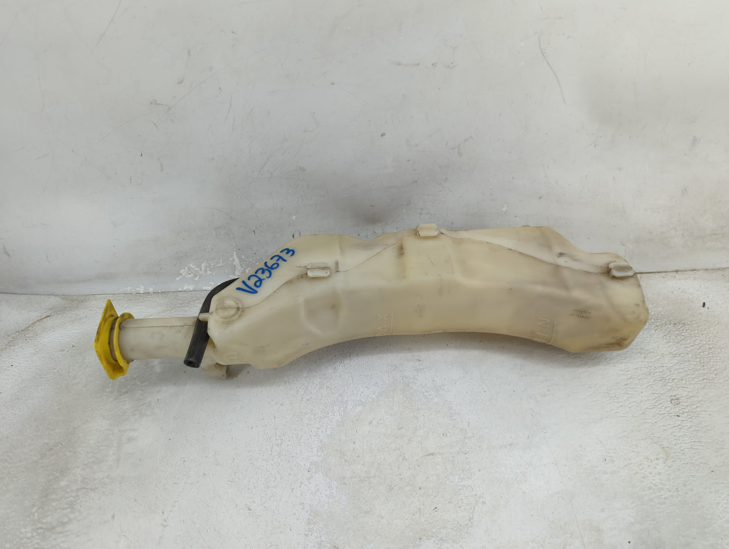 Town And Country Radiator Coolant Overflow Expansion Tank Bottle 1459259 - Oemusedautoparts1.com