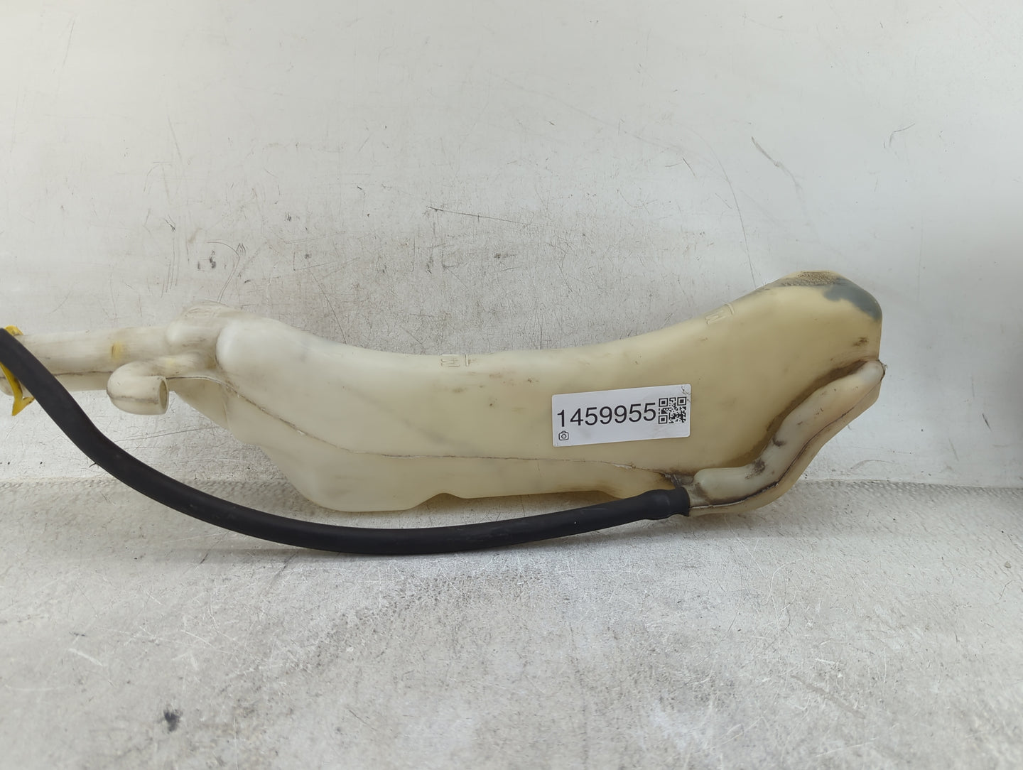 Town And Country Radiator Coolant Overflow Expansion Tank Bottle 1459955 - Oemusedautoparts1.com