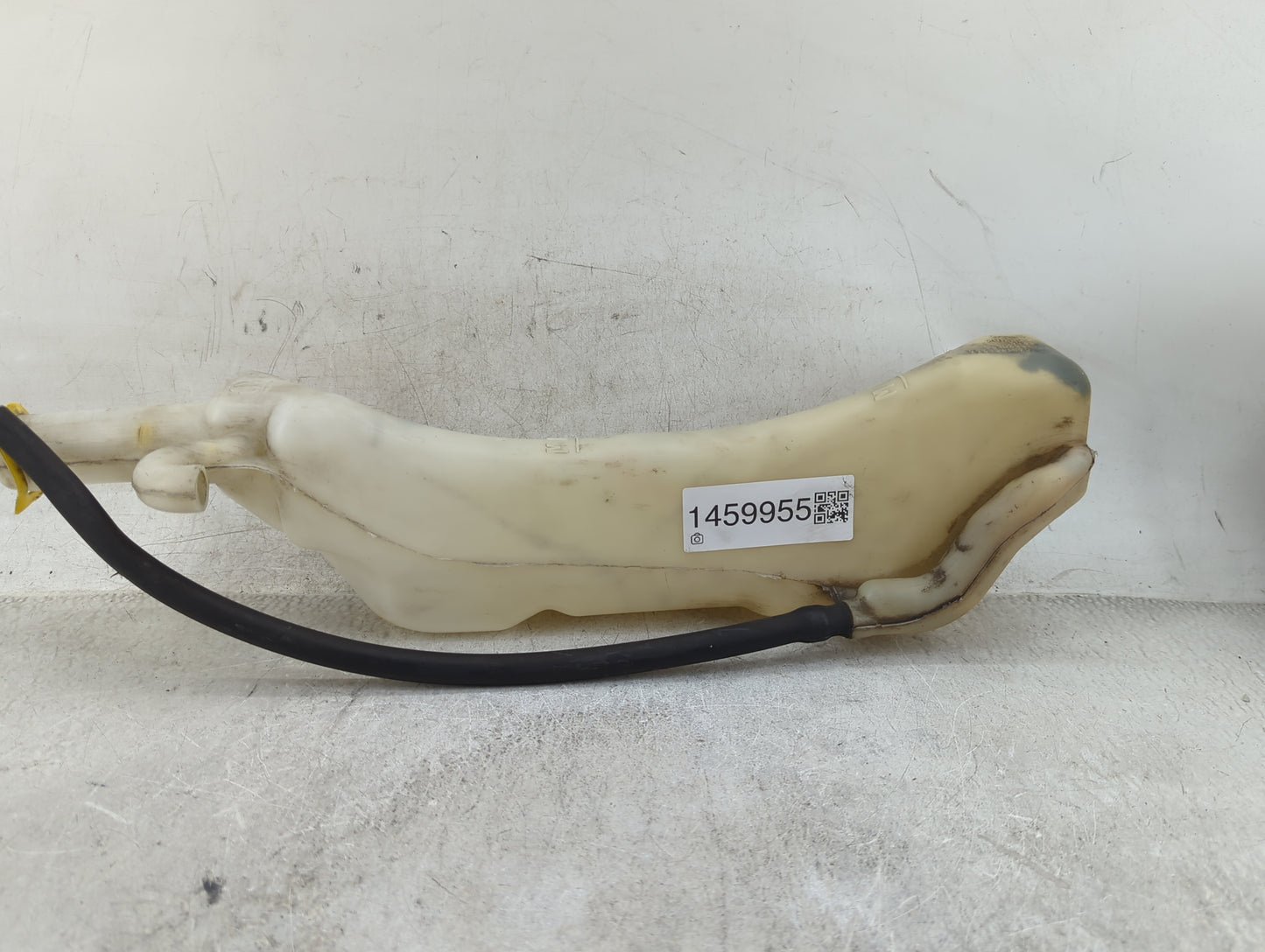 Town And Country Radiator Coolant Overflow Expansion Tank Bottle 1459955 - Oemusedautoparts1.com