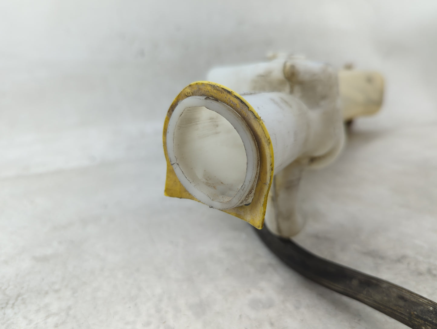 Town And Country Radiator Coolant Overflow Expansion Tank Bottle 1459955 - Oemusedautoparts1.com