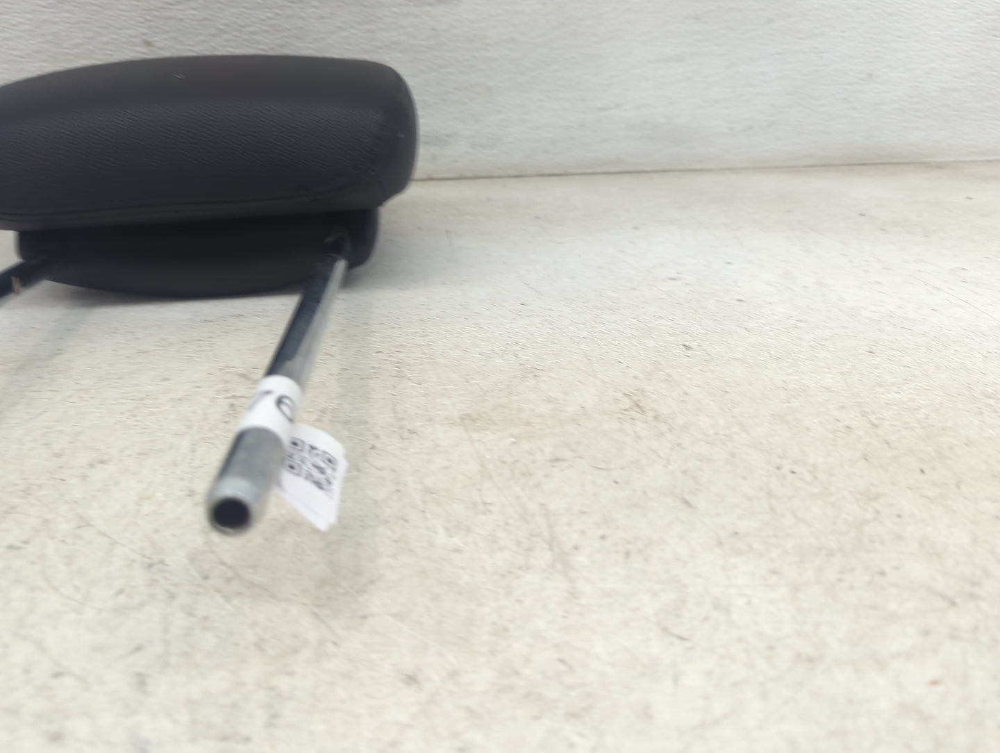 2014 Chrysler Town and Country Headrest Head Rest Front Driver Passenger Seat Fits OEM Used Auto Parts - Oemusedautoparts1.c