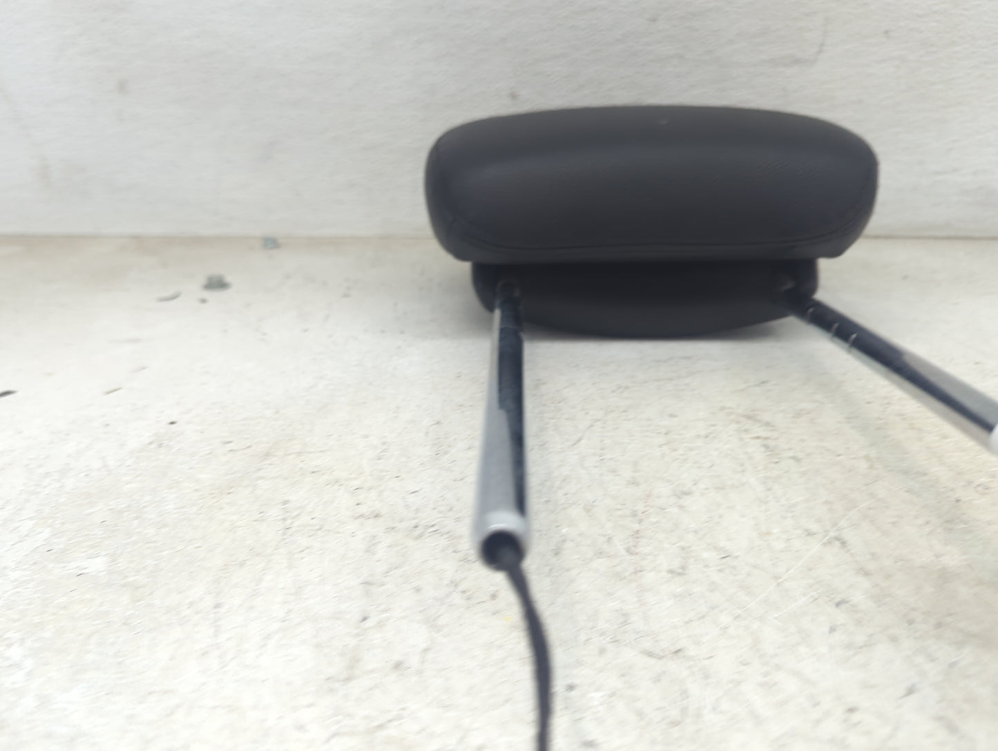 2014 Chrysler Town and Country Headrest Head Rest Front Driver Passenger Seat Fits OEM Used Auto Parts - Oemusedautoparts1.c