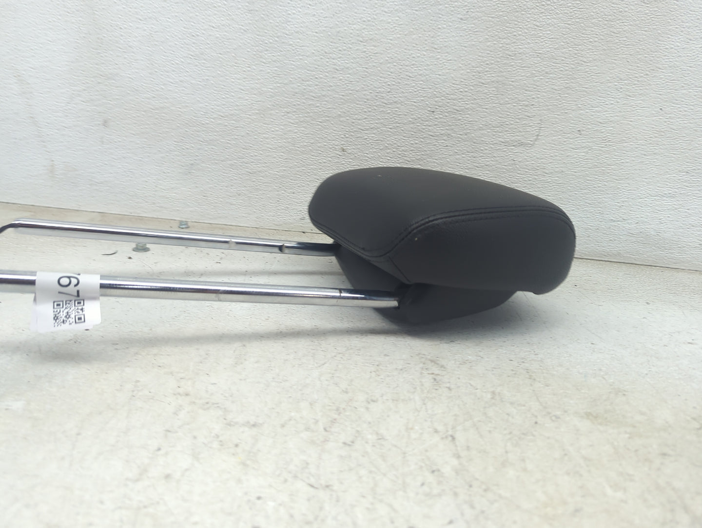 2014 Chrysler Town and Country Headrest Head Rest Front Driver Passenger Seat Fits OEM Used Auto Parts - Oemusedautoparts1.c