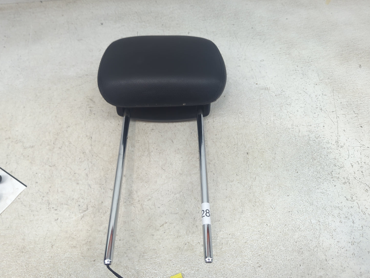 2014 Chrysler Town And Country Headrest Head Rest Front Driver Seat - Oemusedautoparts1.com