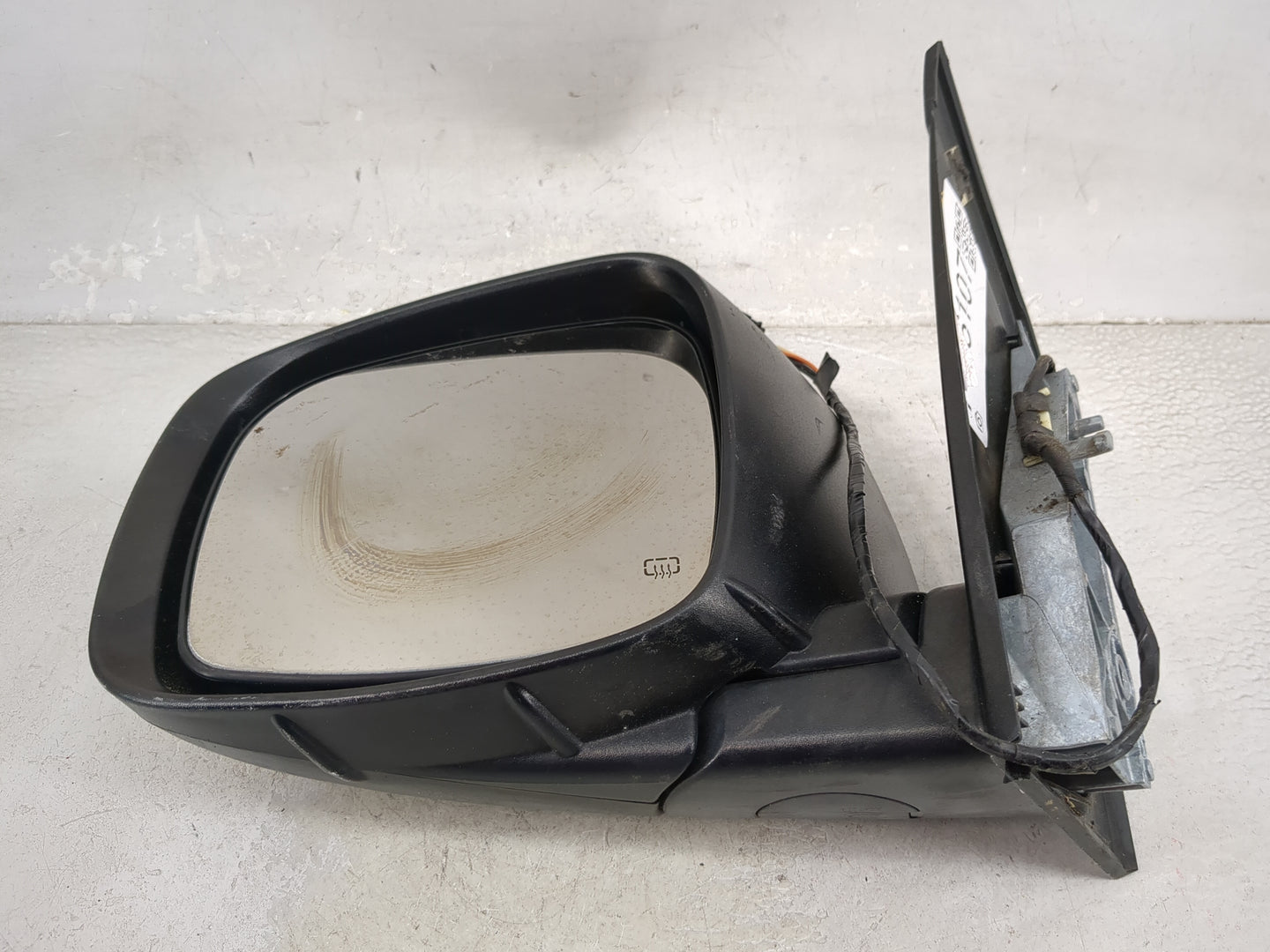 2014 Chrysler Town and Country Driver Side View Mirror - Left Door Mirror OEM Used - Oemusedautoparts1.com