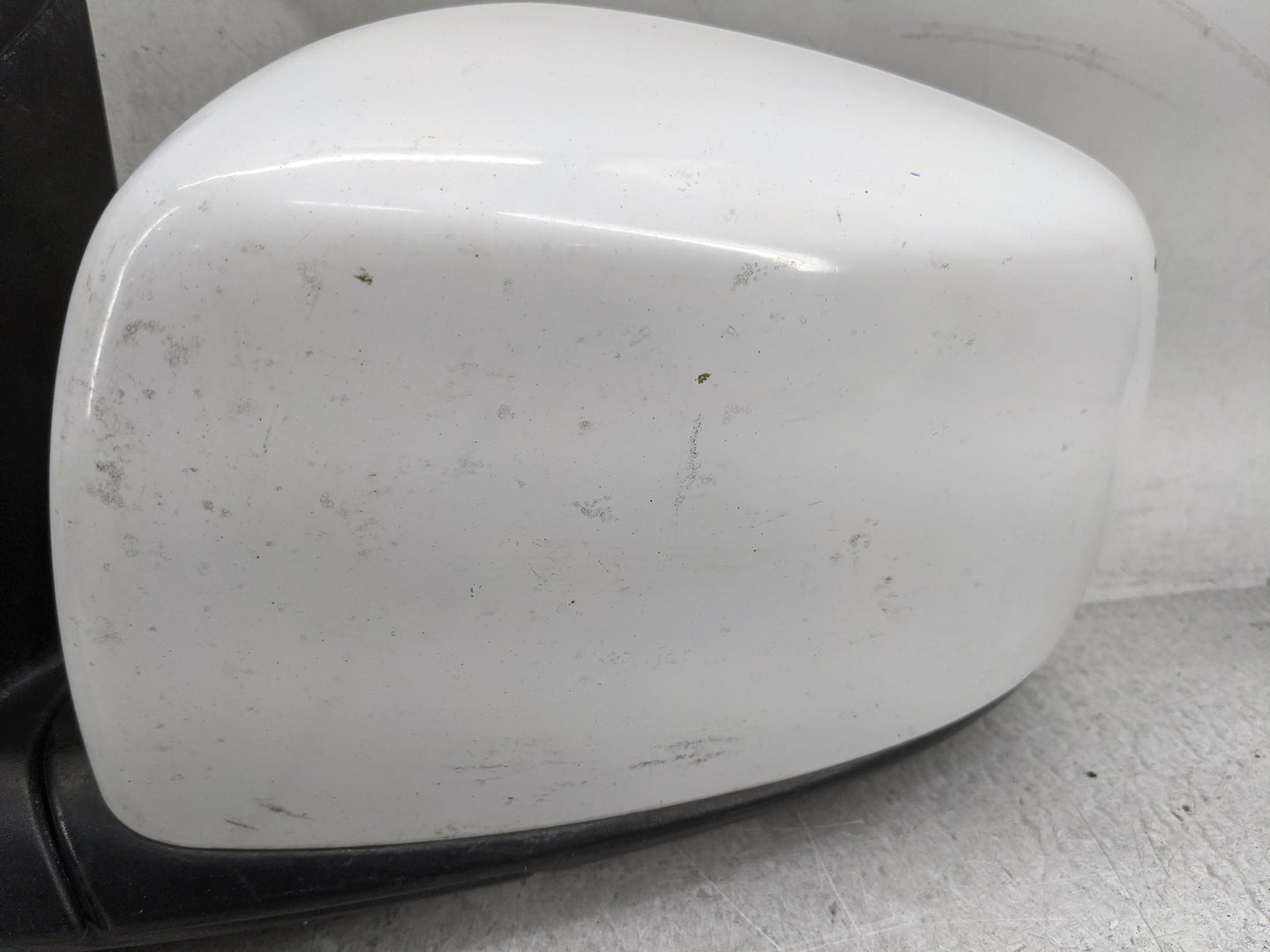2014 Chrysler Town and Country Driver Side View Mirror - Left Door Mirror OEM Used - Oemusedautoparts1.com
