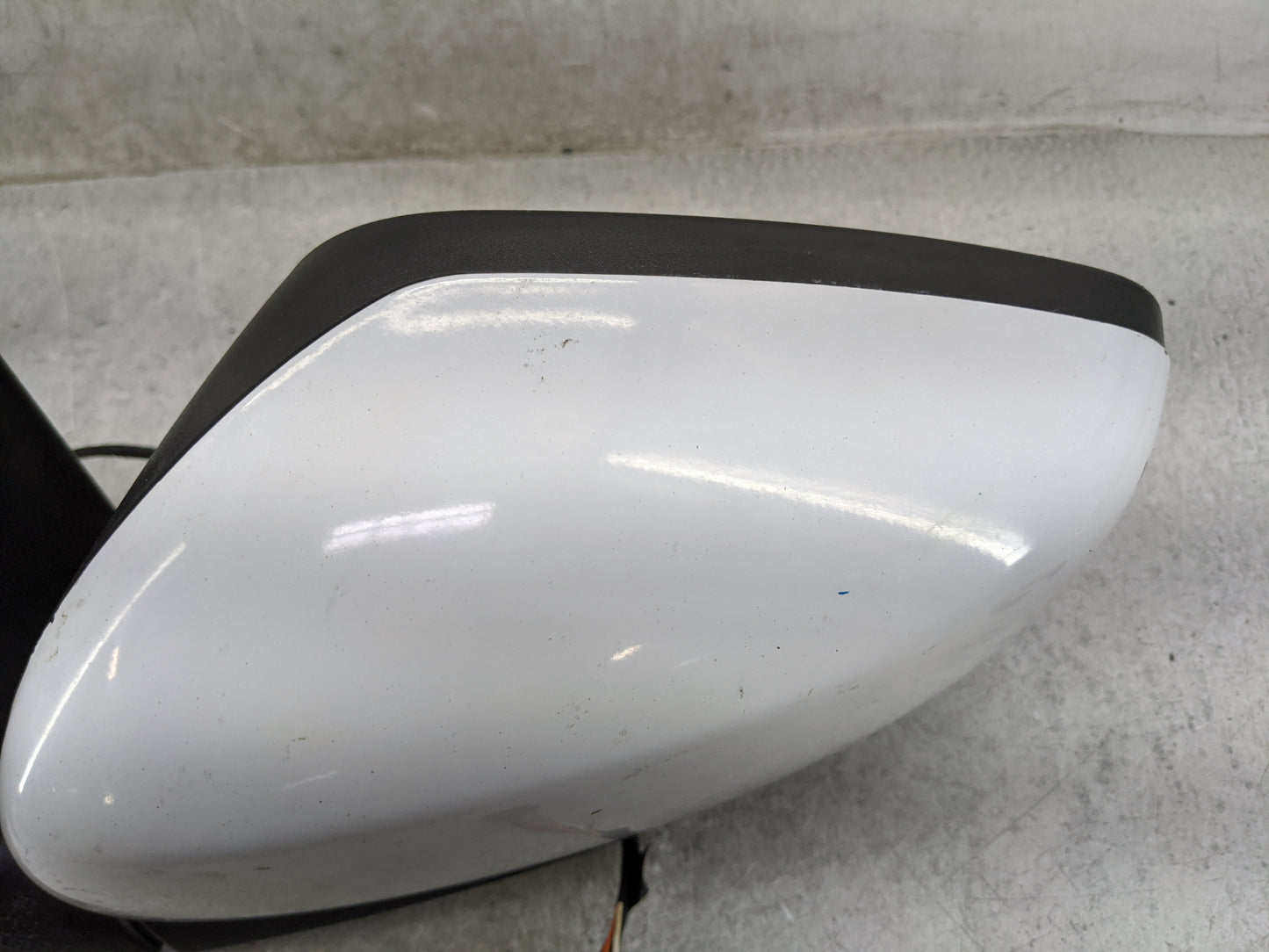 2014 Chrysler Town and Country Driver Side View Mirror - Left Door Mirror OEM Used - Oemusedautoparts1.com